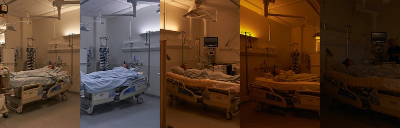 Ett sjukhusrum i dygnsrytmljusets olika faser
