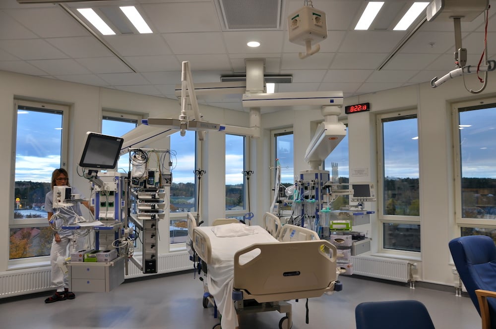 Hospital room with Chromaviso's circadian lighting Chroma Zenit