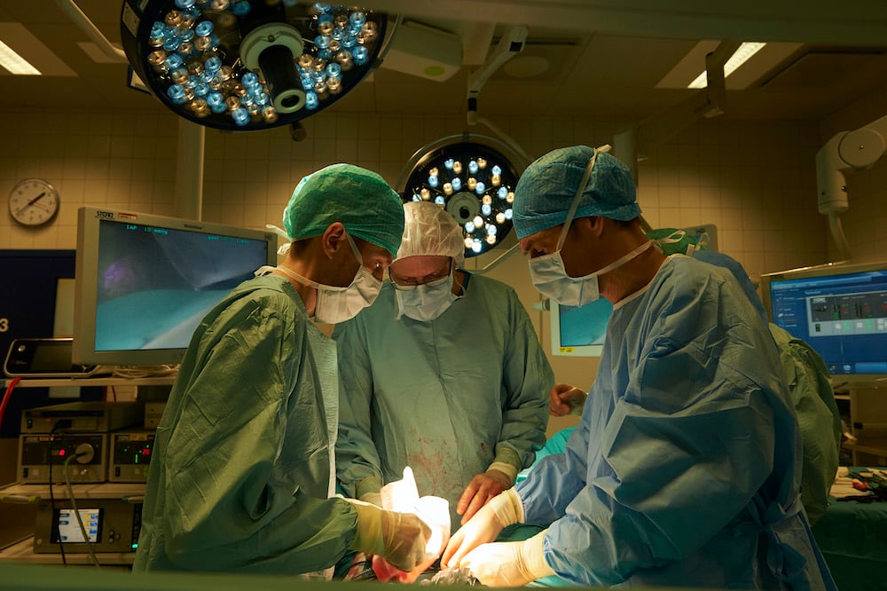 Three surgeons - open sugery