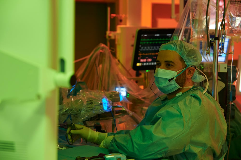 Surgeon smiles while working in ergonomic light from Chromaviso