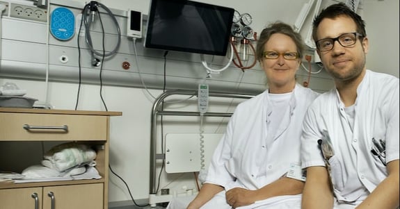 Anders West and Helle Iversen in the hospital room at Glostrup Hospital